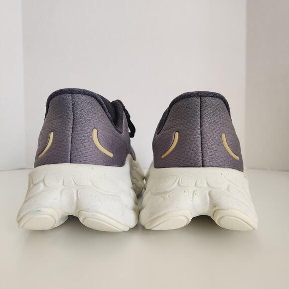 New Balance men's 9  medium women's 10.5 wide Fresh Foam X More V4 Running Shoe - Picture 5 of 8